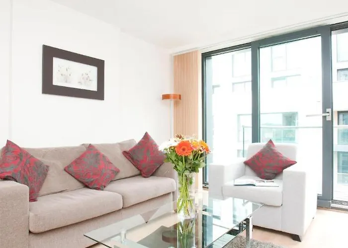 Hotel Cleyro Apts Finzels Reach 4*