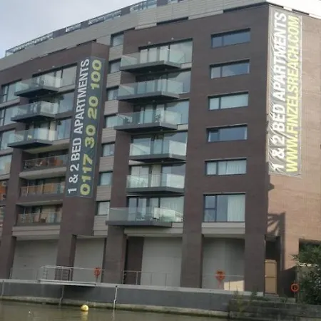 Hotel Cleyro Apts Finzels Reach Bristol