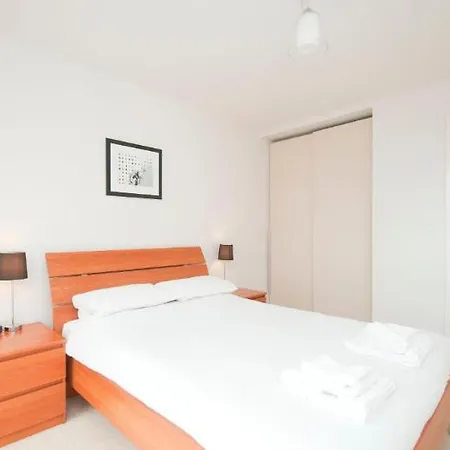 Hotel Cleyro Apts Finzels Reach 4*